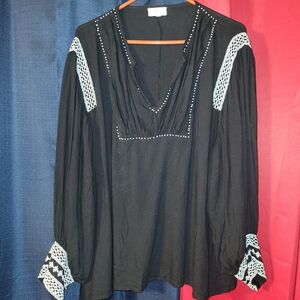 Black Embroidered V-Neck Peasant Top Girl Soul 3xl